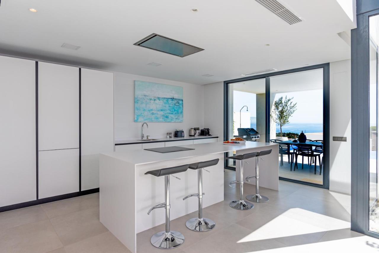 Villaer 3 Bed Dream With Pool & Panormaic Sea Views *